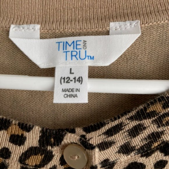 Time & Tru Womens Sweater XL Animal Print Button Down Lg Sleeves - Picture 3 of 6